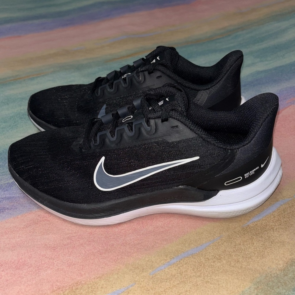 Nike Women's Winflo 9 Running black Shoes  size 6.5